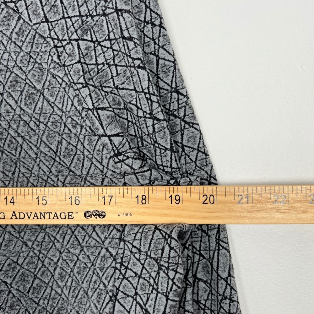 Lululemon Men's M Surge Warm Grey Geometric Grid Quarter Zip Pullover Sweatshirt - Picture 6 of 9